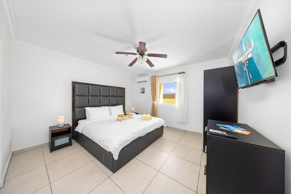Lovely 1br1ba Condo Walk to Beach Pool BBQ