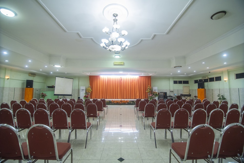 meeting & event spaces