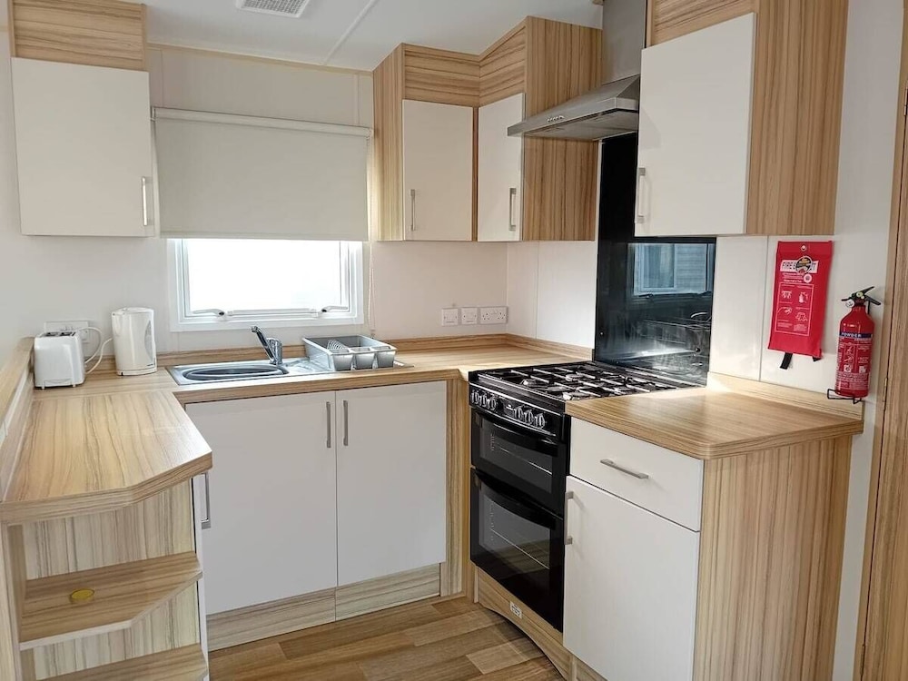 Golden Sands Plot K2 Bed Caravan
