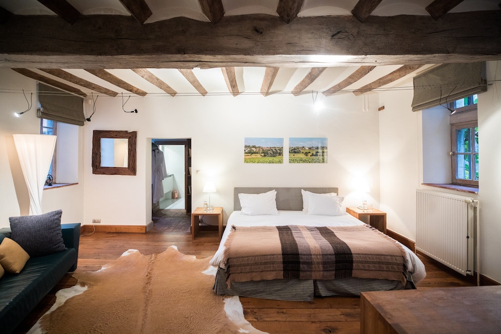 Indrani Lodge
