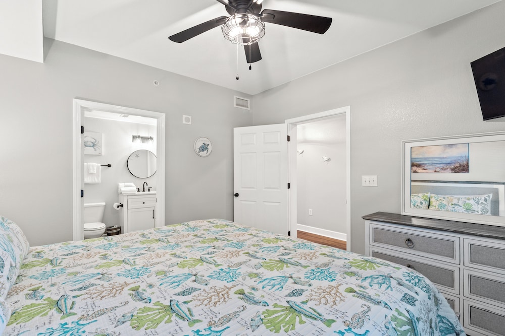 Tidewater by Book That Condo