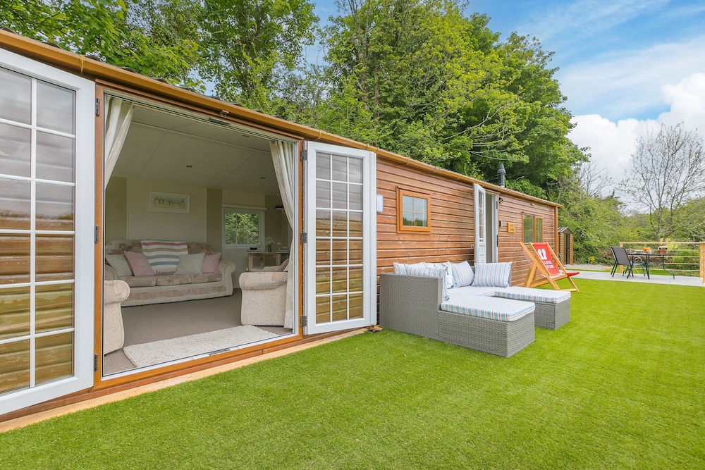 Lazy Lodge