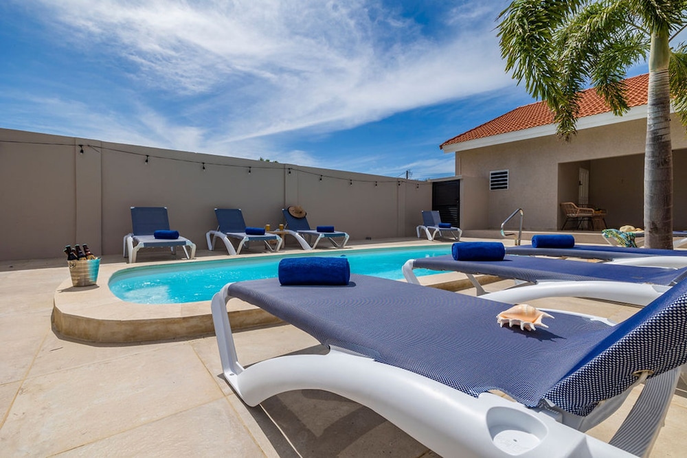 Central 4br3ba Villa w Ocean Views Private Pool