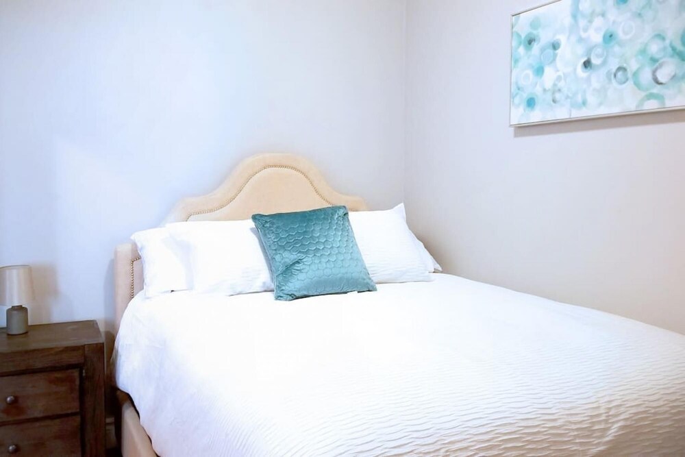 Saint John Vacations - Pristine Harbour View Towers Suite Coffee w Prking - Property Image 9