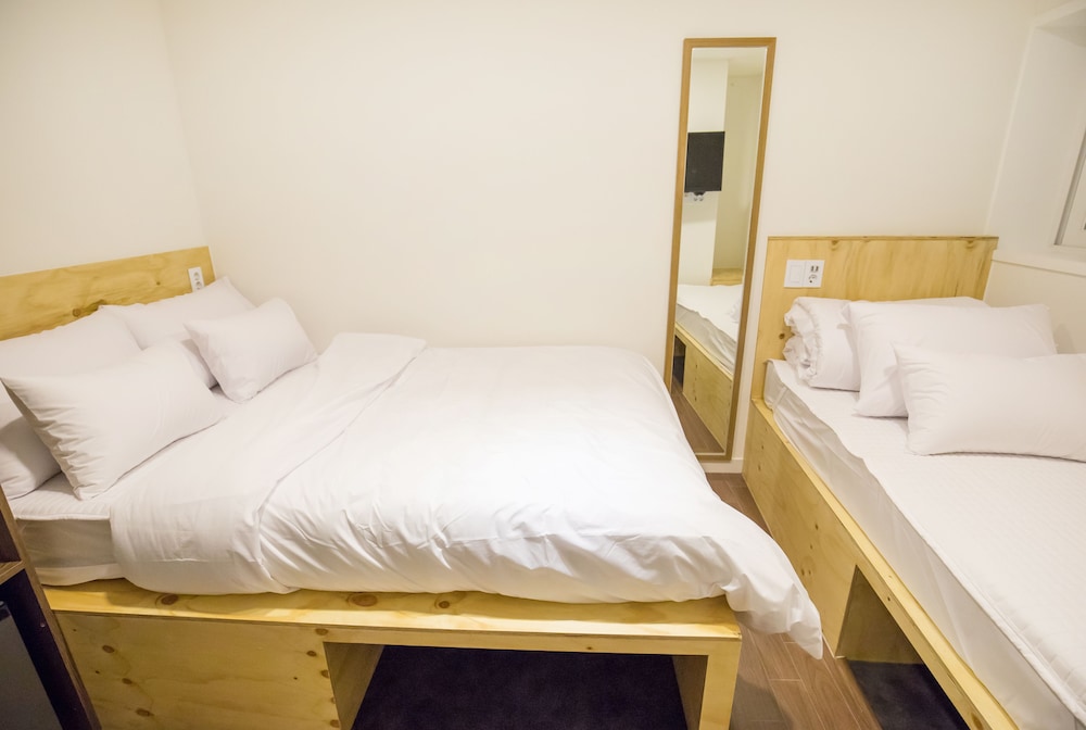 Step Inn Myeongdong 1 7