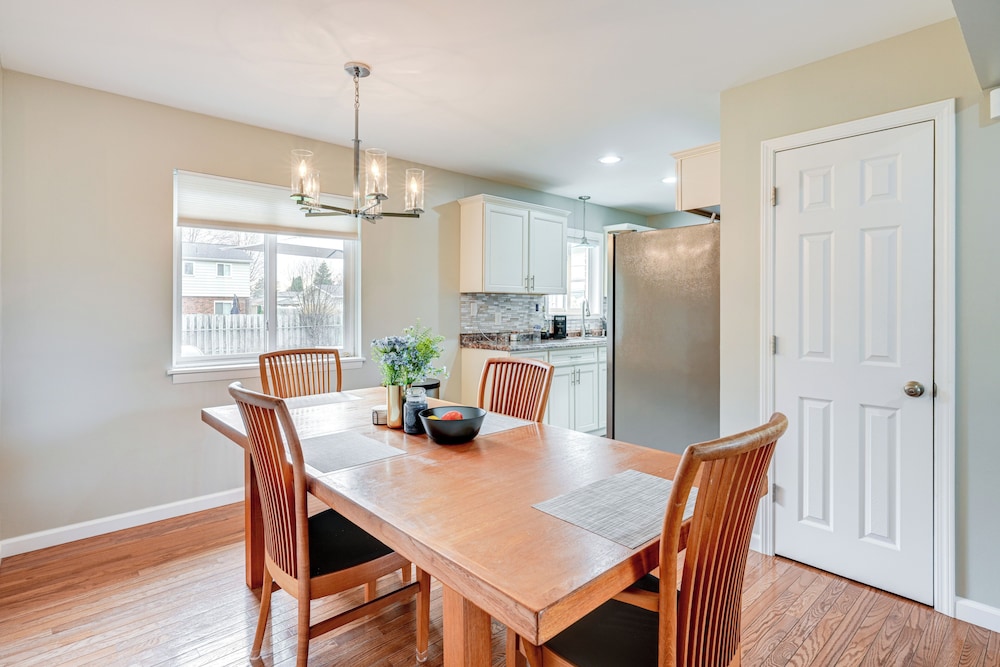 3 Mi to Dtwn Saginaw: Spacious & Updated Home!