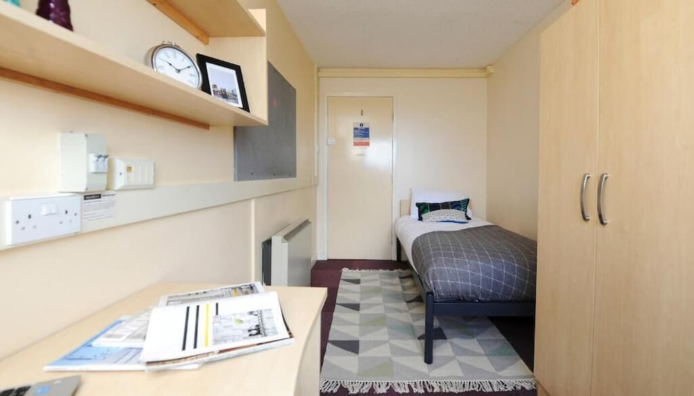 John Lester & Eddie Colman Courts - Campus Accommodation