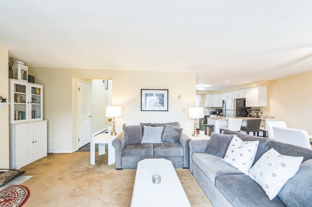 Santanoni 60h - Renovated Townhome With Privacy 2 Bedroom Townhouse by The Summit at Gore Mountain