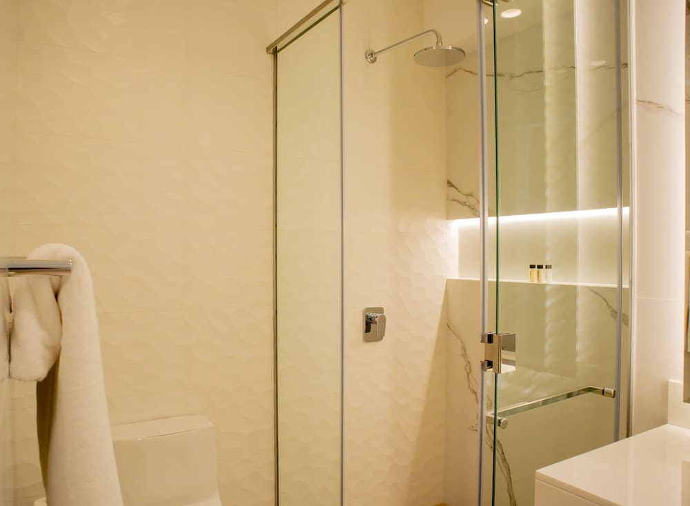 w Lovely 3BR With Incredible Balcony in Miraflores