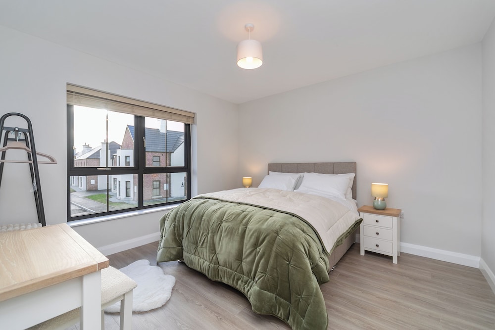 Modern Entire Home Retreat in Newry