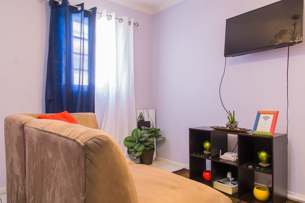 Oakland CE by Pro Homes Jamaica