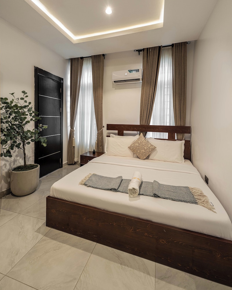 George Residence Ologolo Lekki