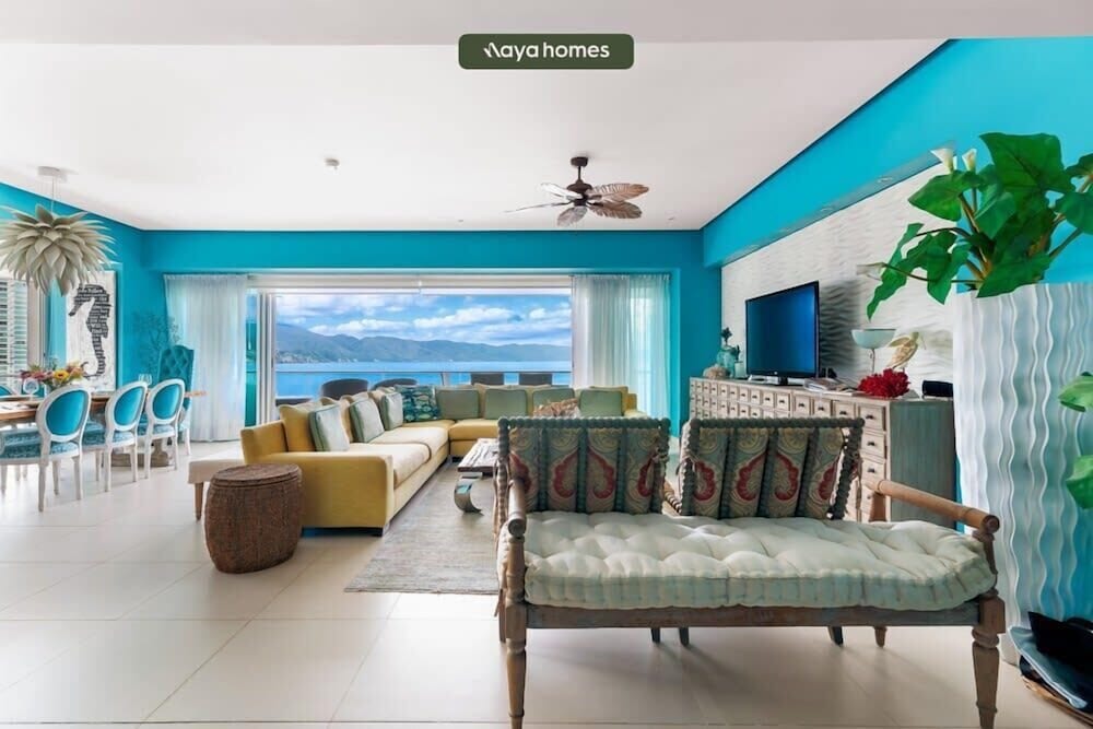 Oceanview 3BR Apt With Beach Access - Pools - Gym