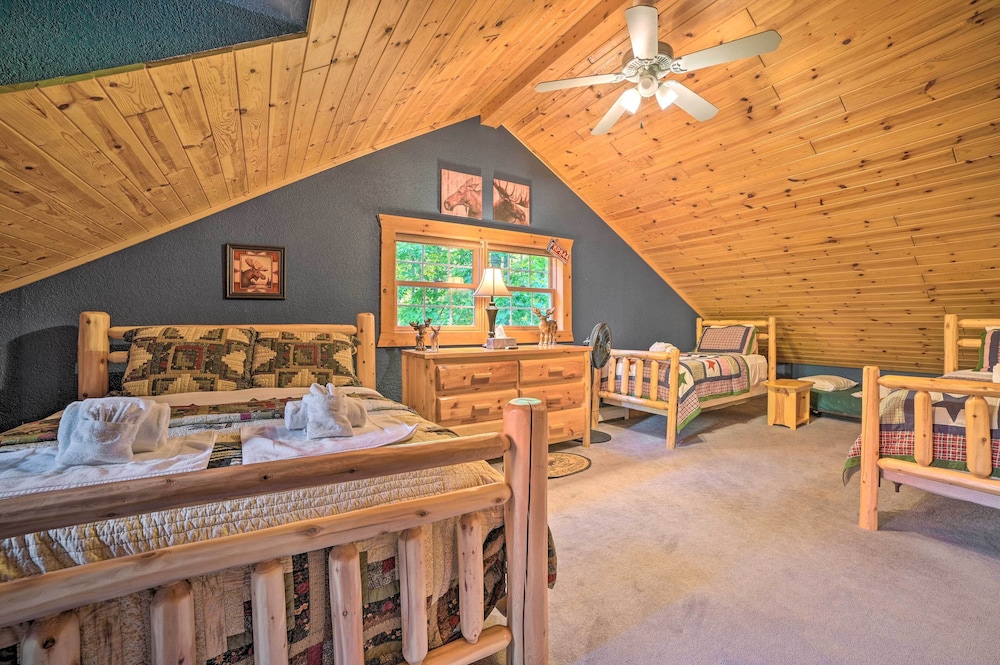 Dog-friendly Gaylord Retreat < 8 Mi to Town! view 5