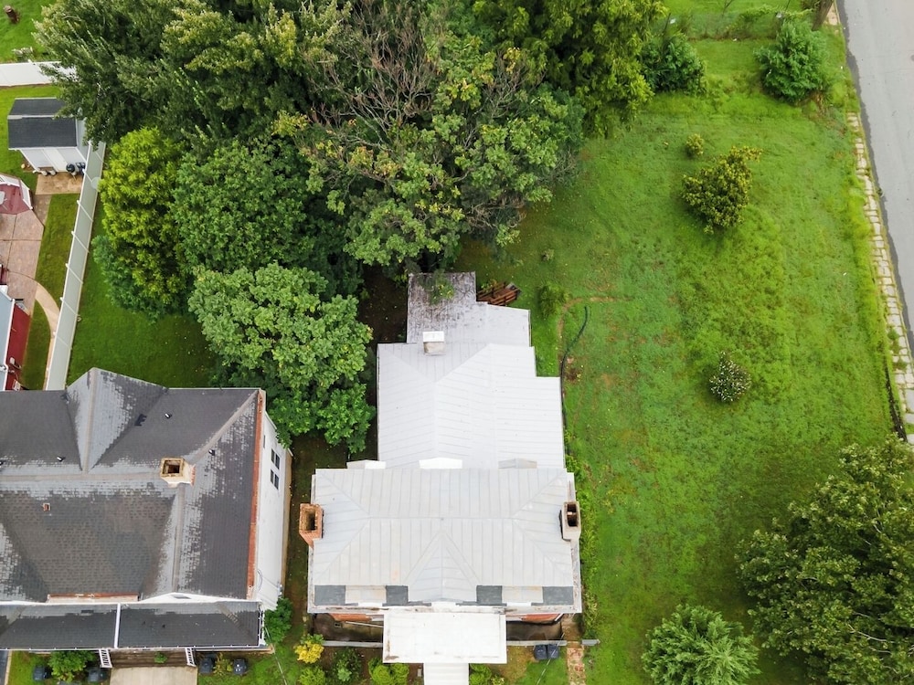 Central 4BR Historic Gem Near Colleges