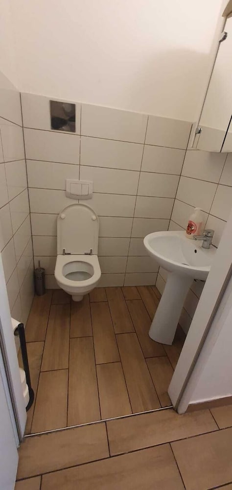 Comfortable 1BR Apartment Near Center