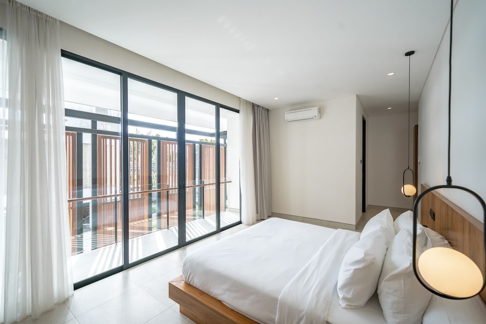 RHYS Villa Pererenan