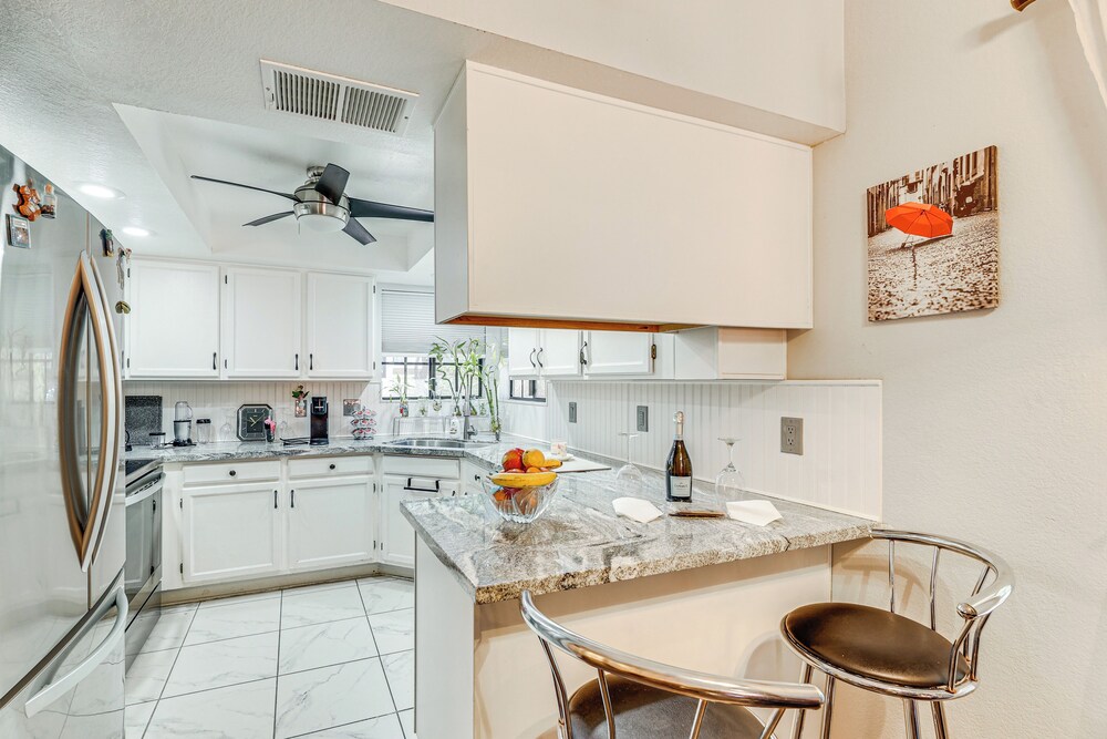 4 Mi to Dtwn: Cozy Couple's Haven w/ Patio in Mesa
