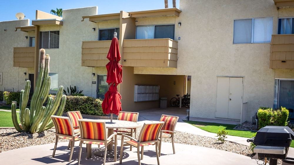 Updated Condo in A+ Old Town Scottsdale Location! view 5