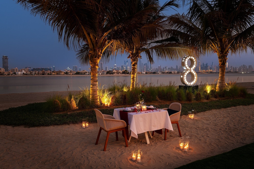 Th8 Palm Dubai Beach Resort, Vignette Collection by IHG