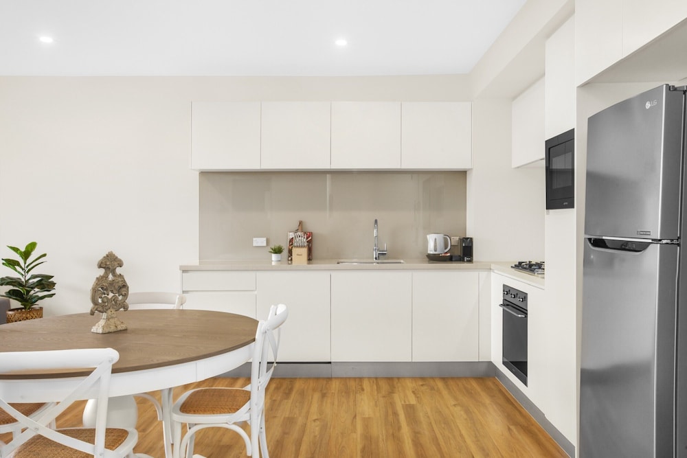 Sun Drenched Apartment in the Heart of Surfers
