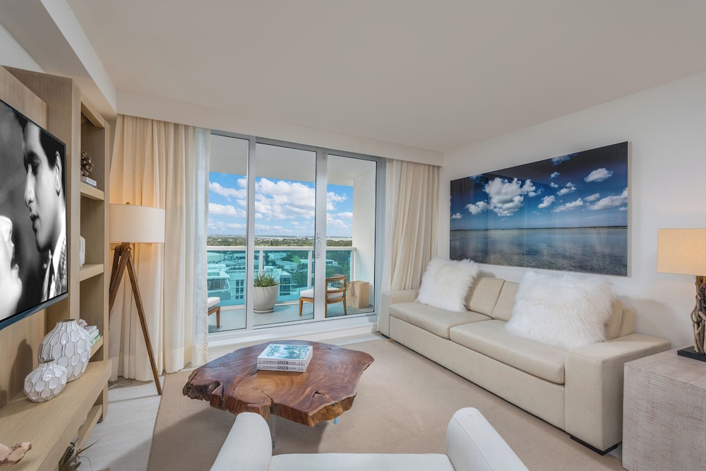 Luxury Vacation Rentals at 1 Hotel & Homes by LRMB