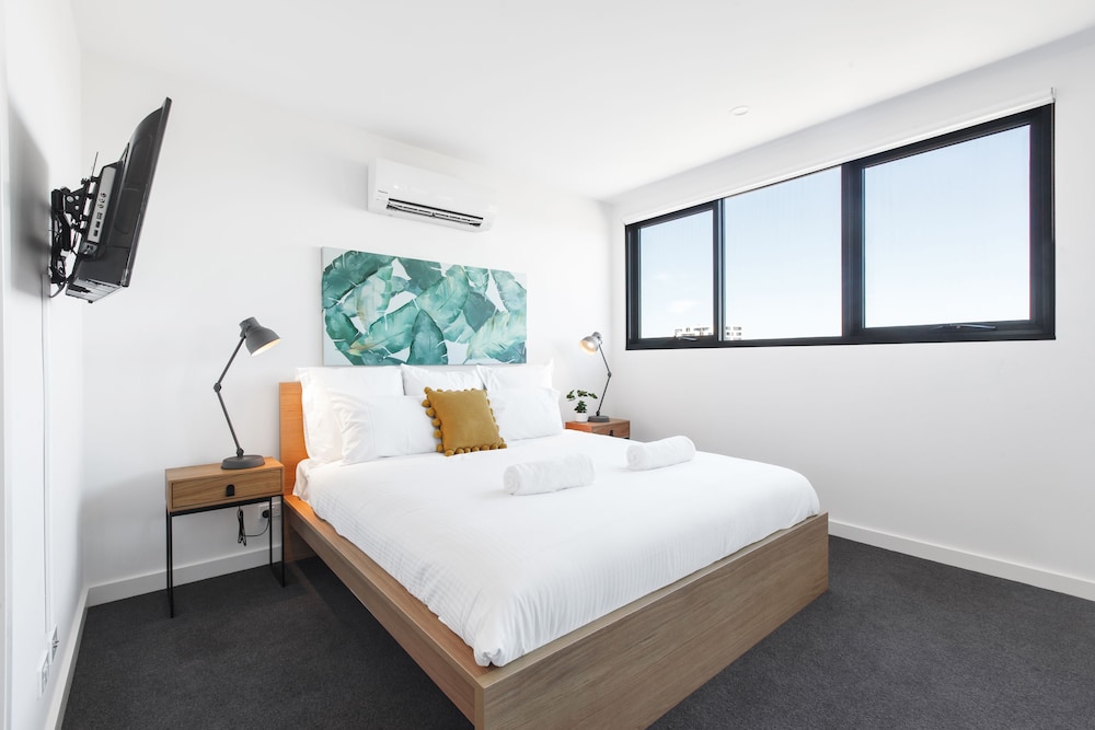 Spacious Urban Oasis in Central Location