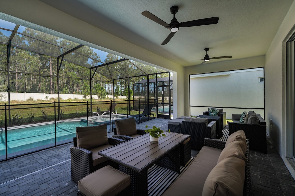 Spacious 9BR Villa Home Theater Pool