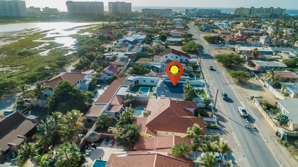 NEW Modern Stylish 6BR 6BA Villa Near Palmbeach