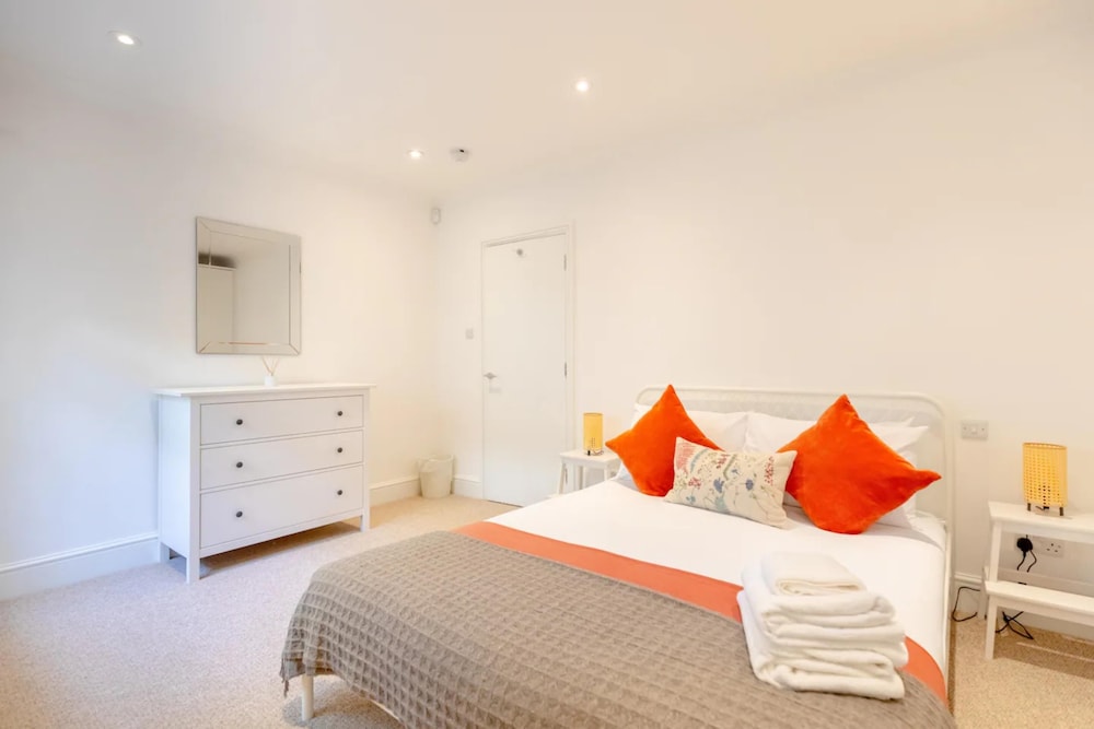 Beautiful & Modern 3 Bedroom Flat - Pimlico!