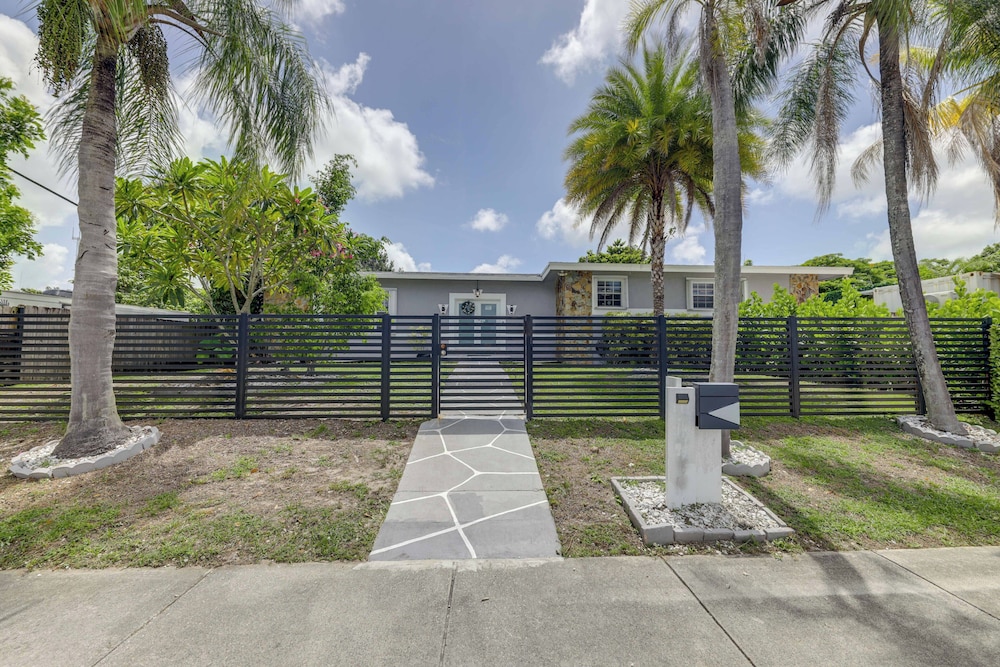 Private Oasis in West Park Near the Beach!