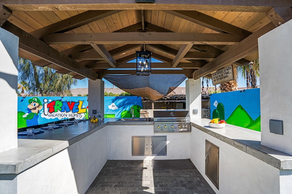 Super Mario Retreat Dream Getaway