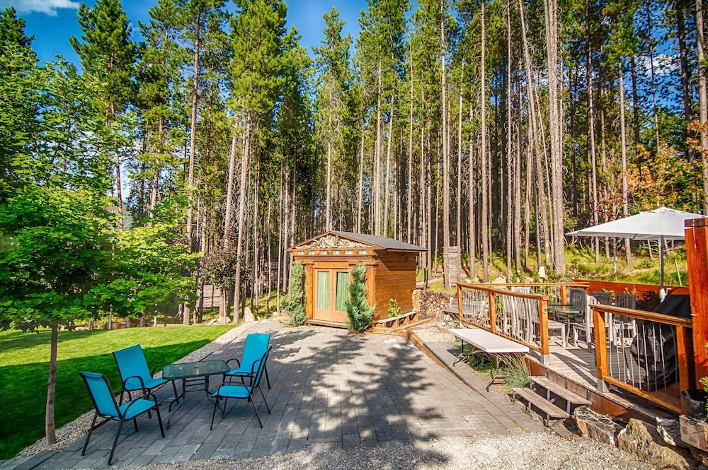 Earl Grey Lodge