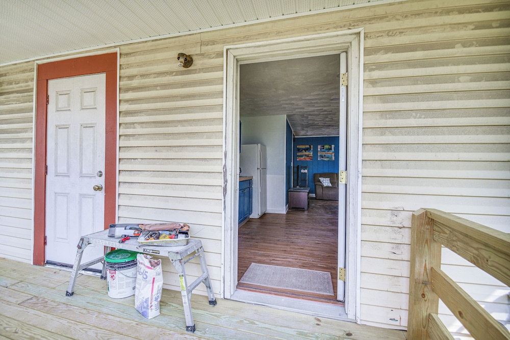 Walk to Beach & Chesapeake Bay: Norfolk Retreat!