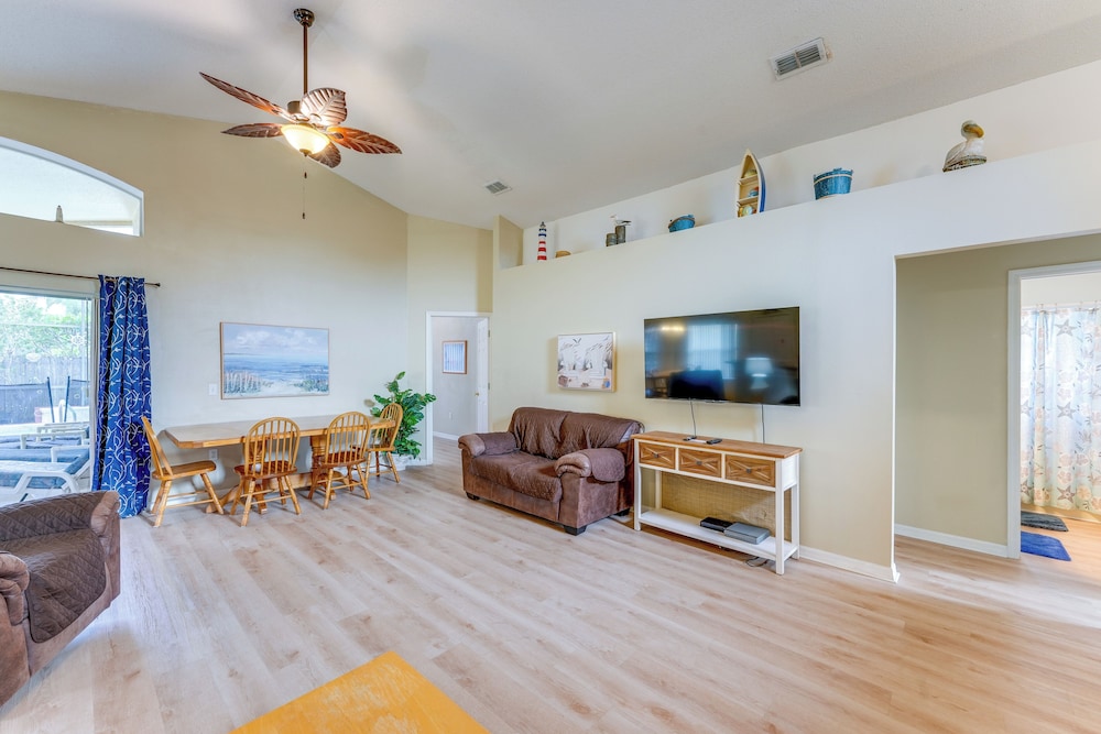 Family Home w/ Pool: Visit Disney & Orlando Parks!