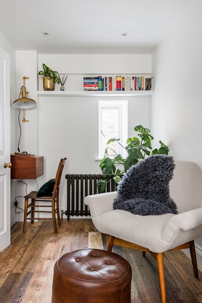 Central Georgian Townhouse With Free Parking