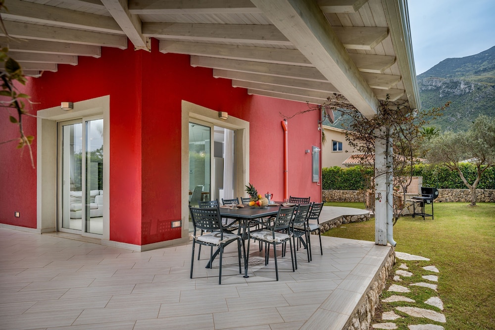 Villa Jacqueline con Piscina Privata 8 Posti Letto