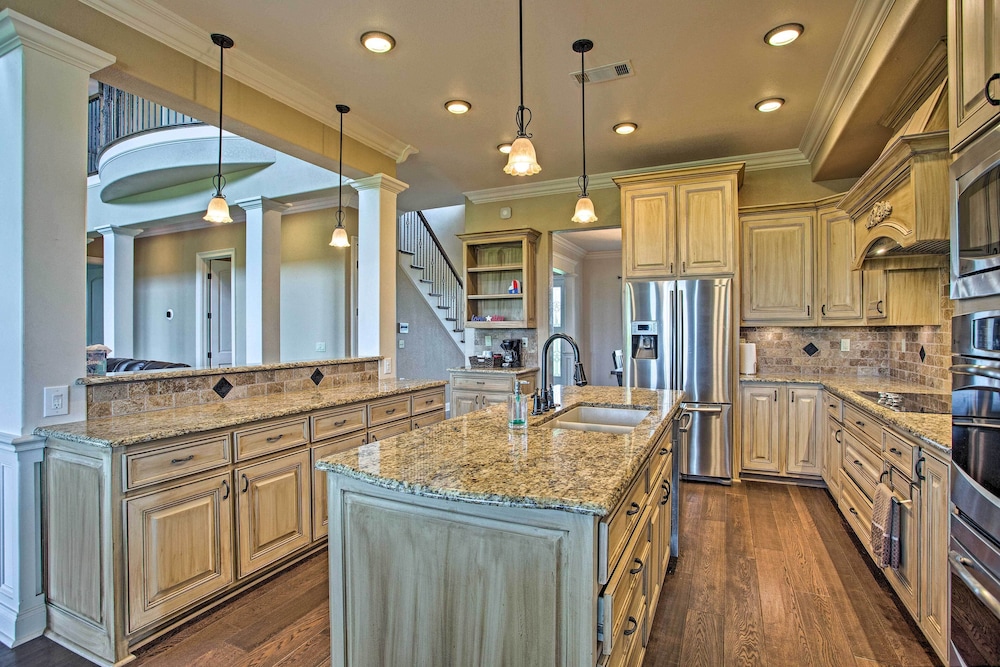 Home w/ Game Room & Fireplace: 14 Mi to Mckinney! view 2
