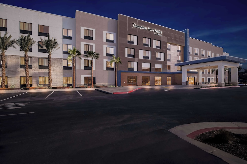Hampton Inn & Suites Corona, Ca