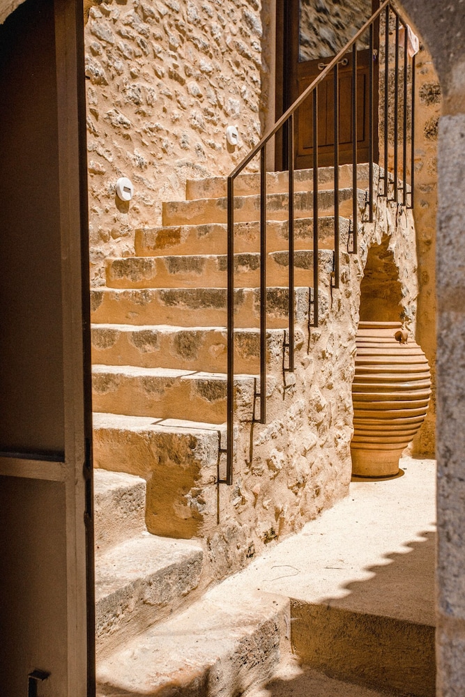 Pyrgos Towers