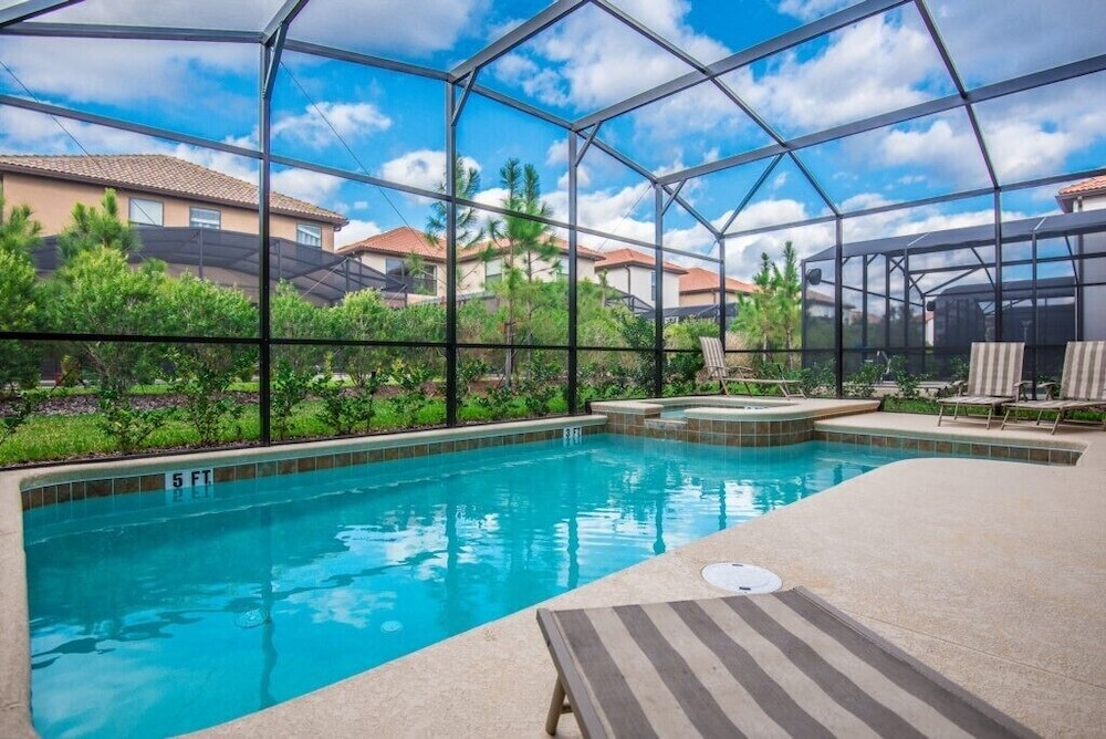 6 Bdrm 5 Bath in Solterra Resort - Image 4