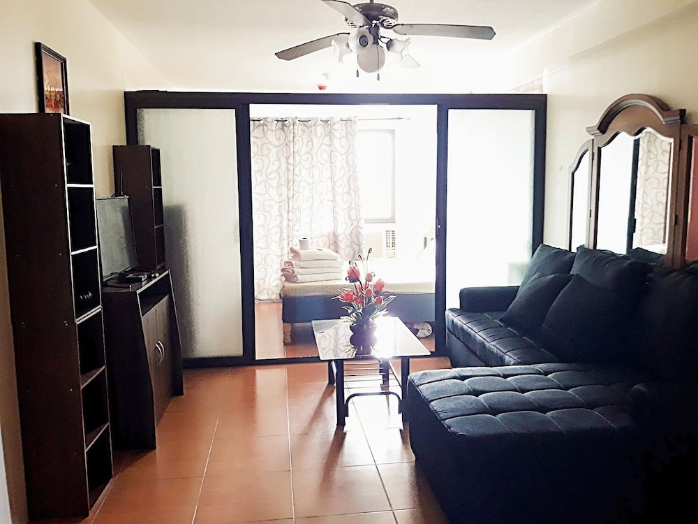 1 Bedroom Condo at One Oasis Condominuim
