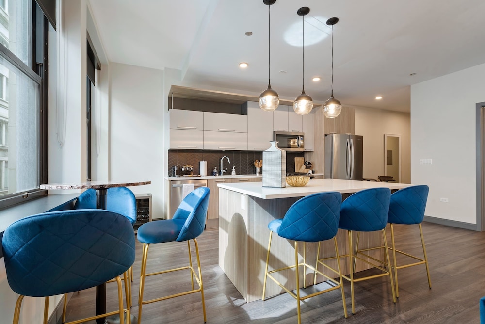 Central Location Exclusive Apts for Large Groups