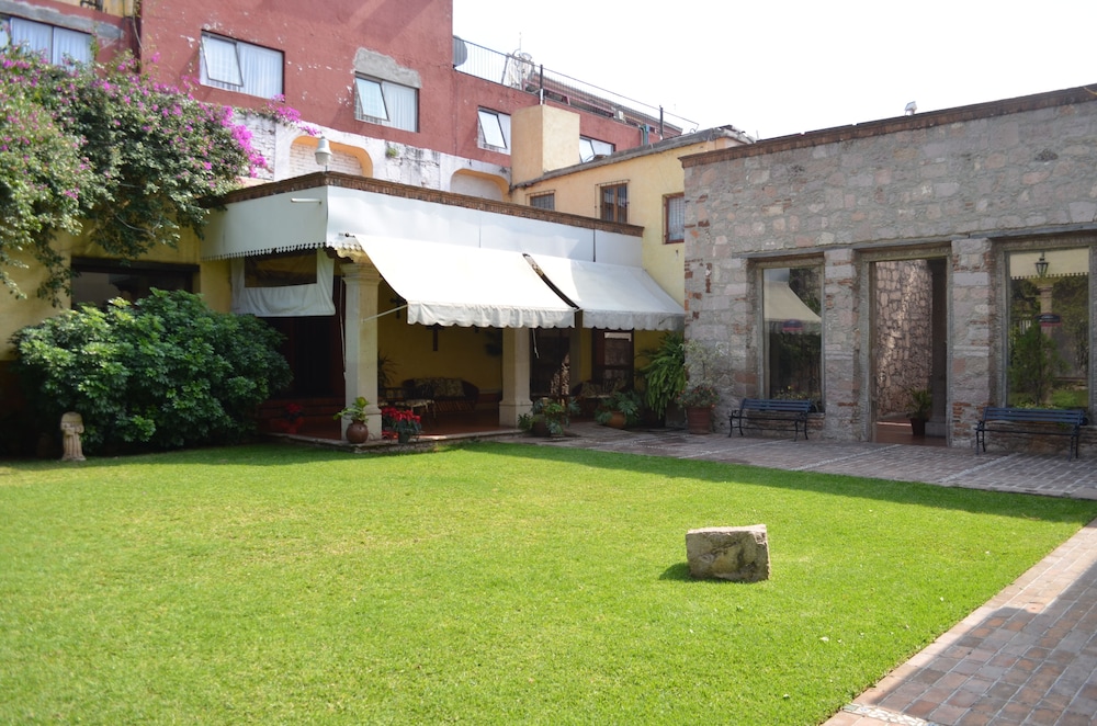 Howard Johnson Calle Real Morelia - Property Image 25