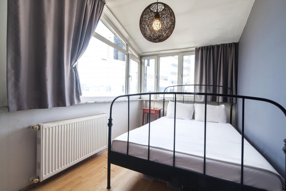 Central Flat 650 m to Metro and Cevahir in Sisli