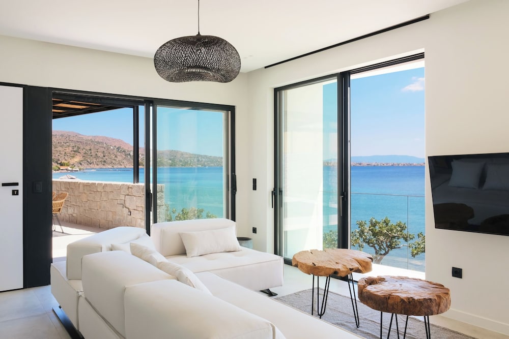 Floating Cubes Villas Aegina view 4