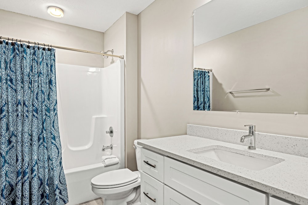 Spacious 4-bed, 3-bath Beach House Sleeps 12 for the Perfect Getaway