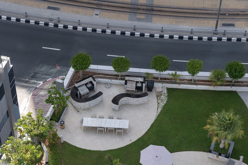 Premium 1-bedroom Apartment in Dubai Marina