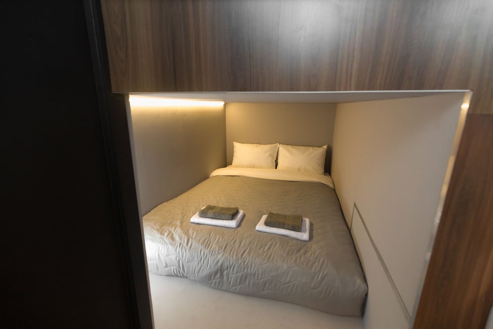 Shelter-hotels