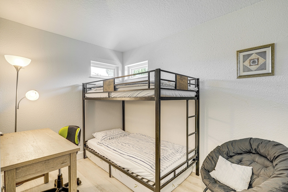 Pasture & Pond Views: Lovely Lutz Apartment